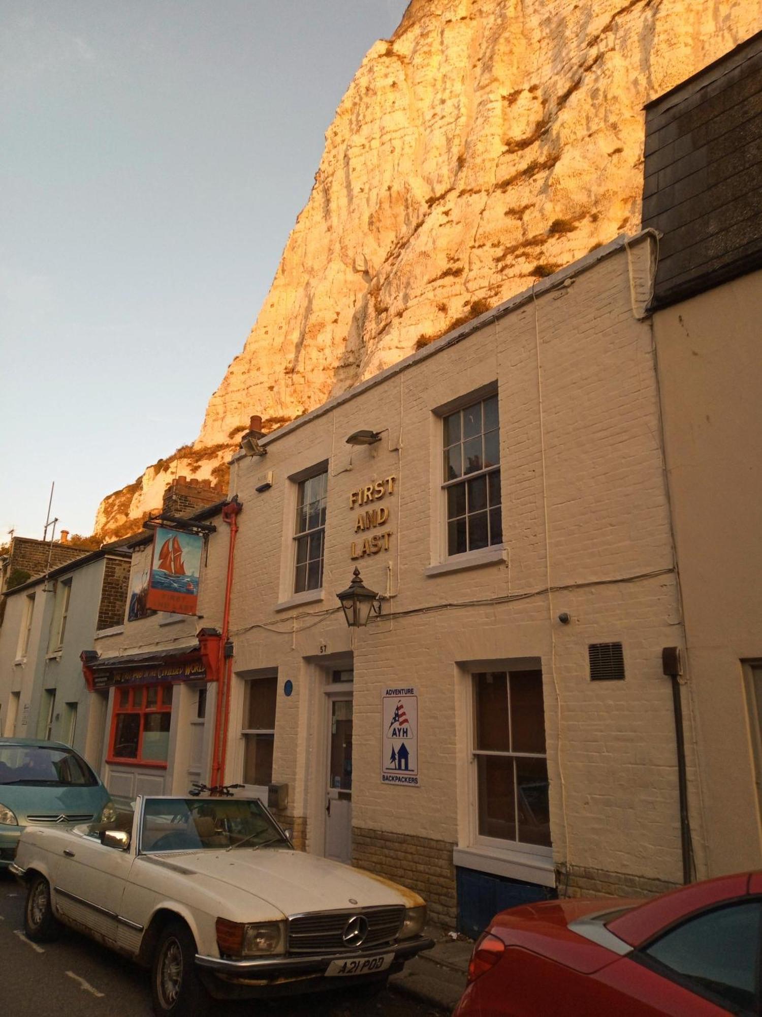 First And Last Youth Hostel Dover Luaran gambar